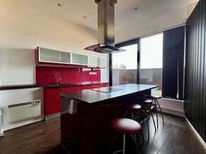 Photo 10- click for photo gallery